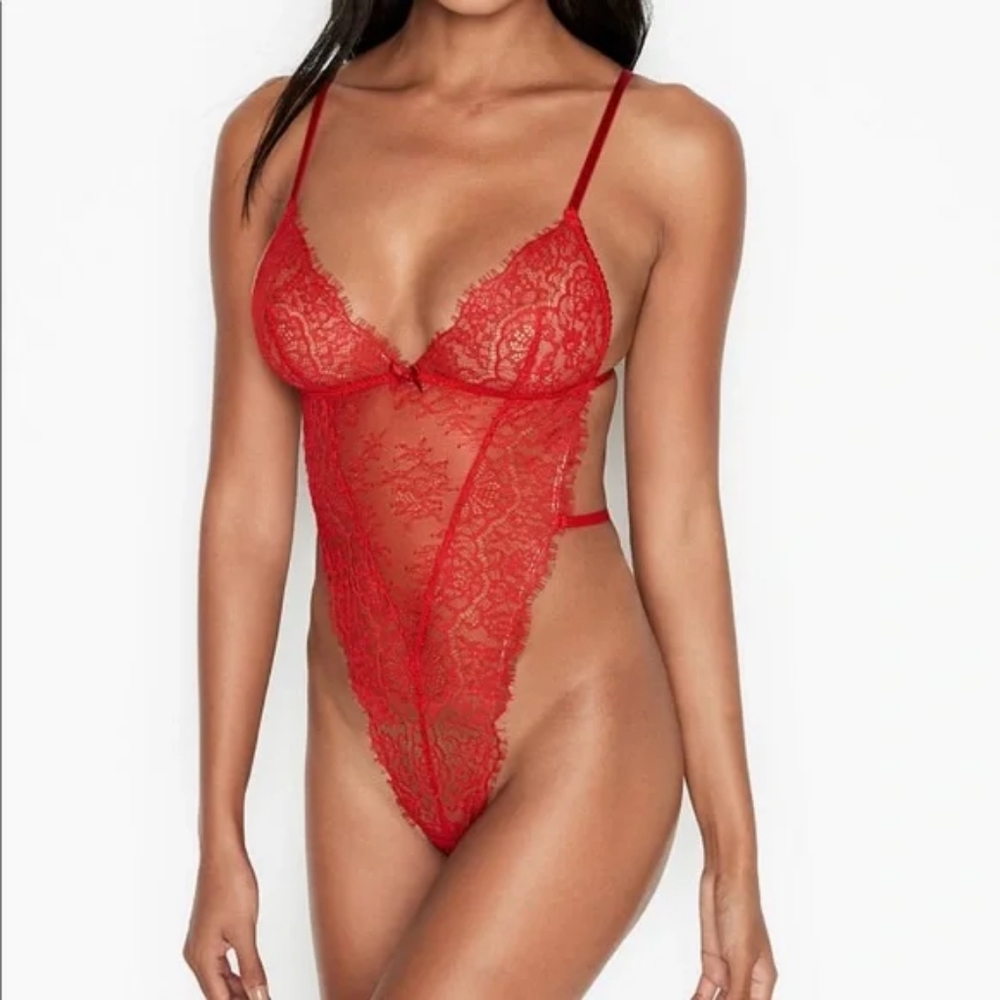 NWT unlined Corded Lace Teddy